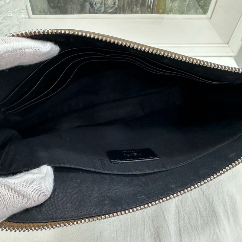 Fendi 雙F老花手拿包-7