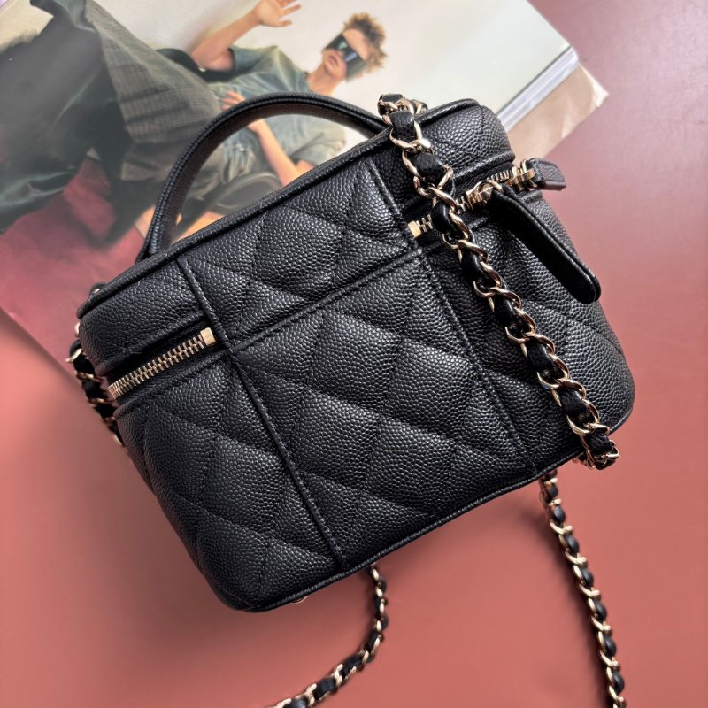 ::CHANEL:: AS3171 香奈兒經典雙C LOGO菱格紋小牛皮化妝/兩用包(黑色)-2