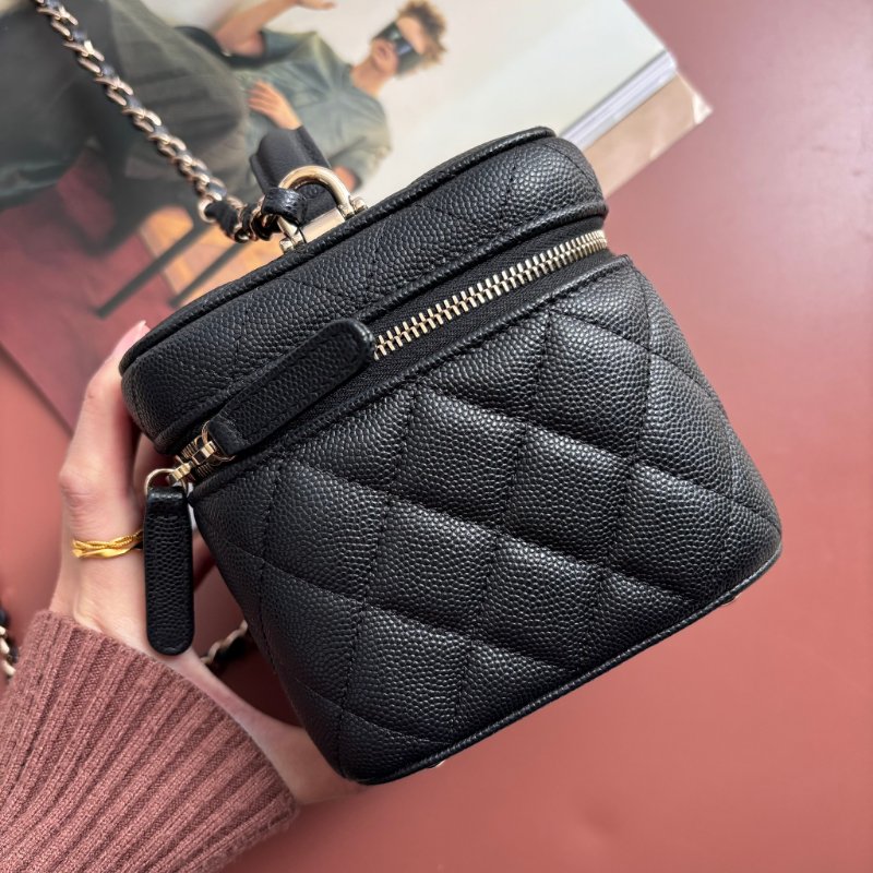 ::CHANEL:: AS3171 香奈兒經典雙C LOGO菱格紋小牛皮化妝/兩用包(黑色)-3