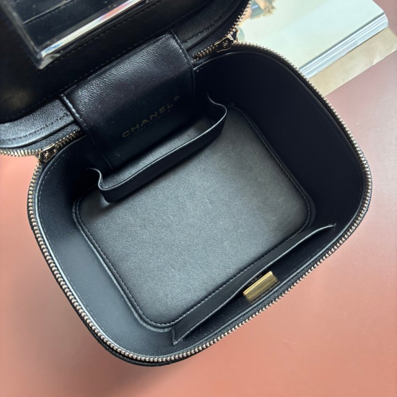 ::CHANEL:: AS3171 香奈兒經典雙C LOGO菱格紋小牛皮化妝/兩用包(黑色)-12