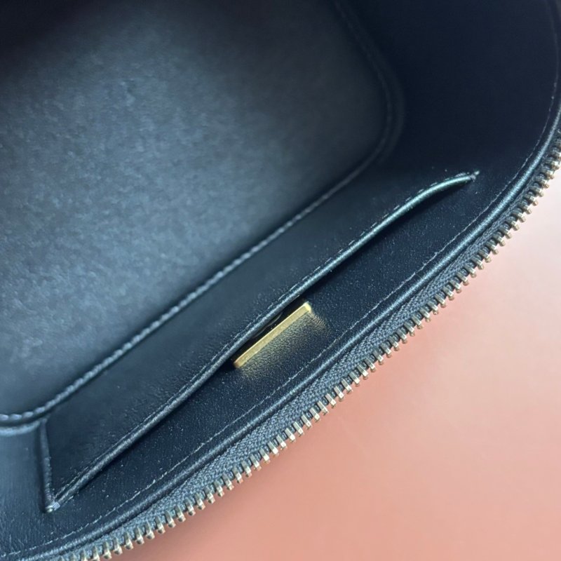 ::CHANEL:: AS3171 香奈兒經典雙C LOGO菱格紋小牛皮化妝/兩用包(黑色)-14