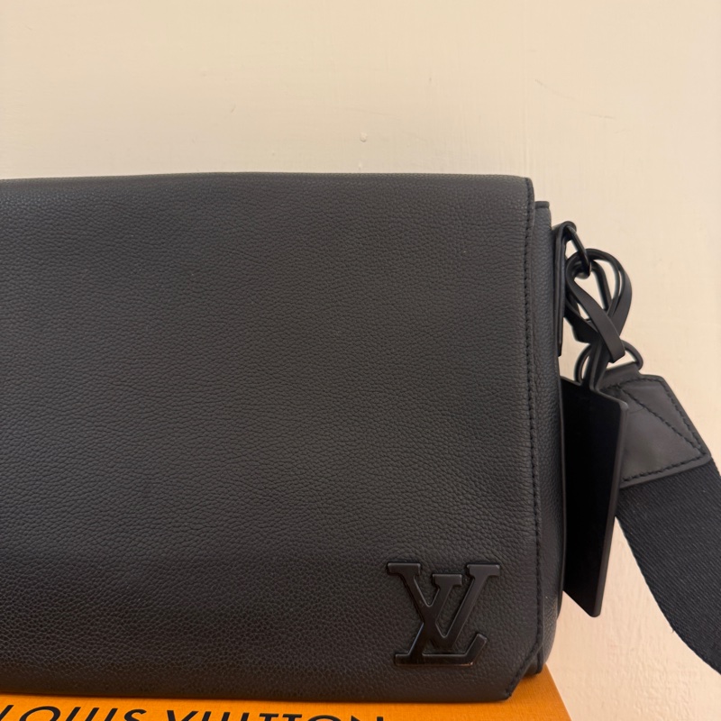 lv 很好看的男包💕💕💕-5