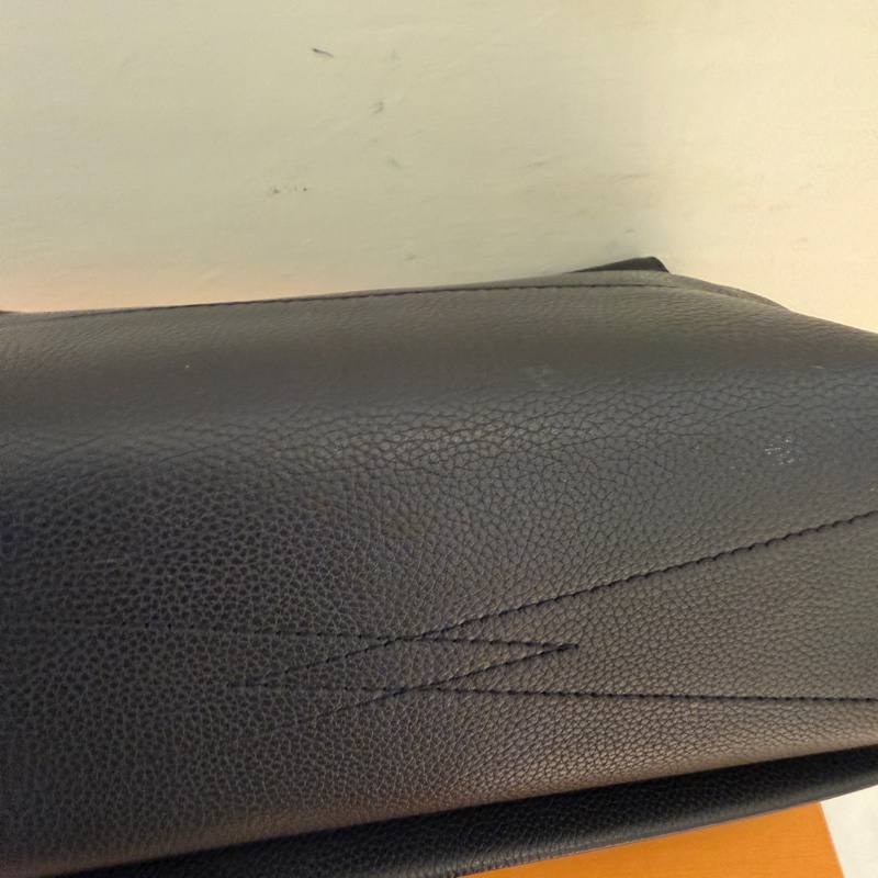 lv 很好看的男包💕💕💕-11