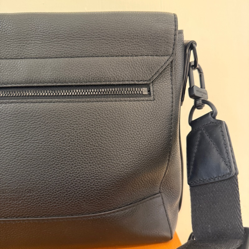 lv 很好看的男包💕💕💕-13