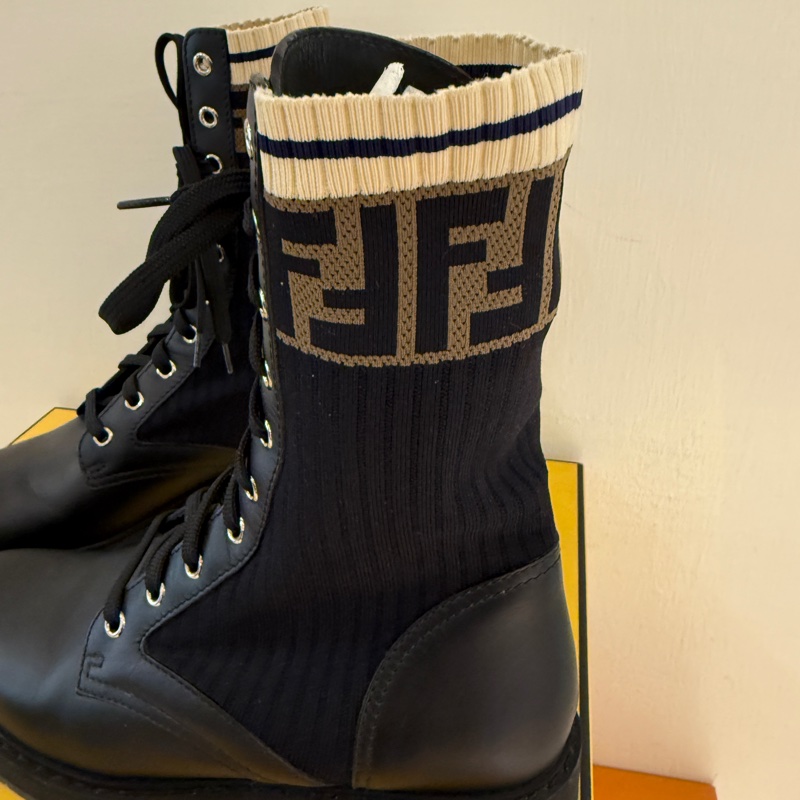 Fendi 超級帥的中筒靴 芬迪 超帥39-1