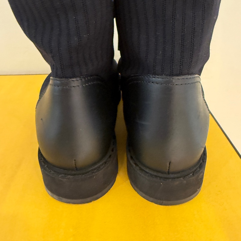 Fendi 超級帥的中筒靴 芬迪 超帥39-5