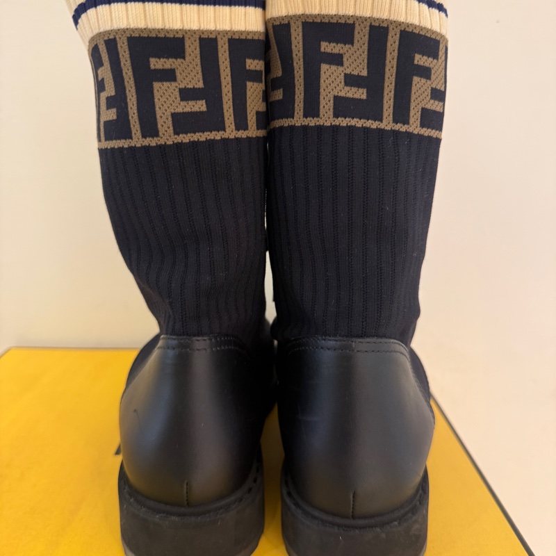 Fendi 超級帥的中筒靴 芬迪 超帥39-6
