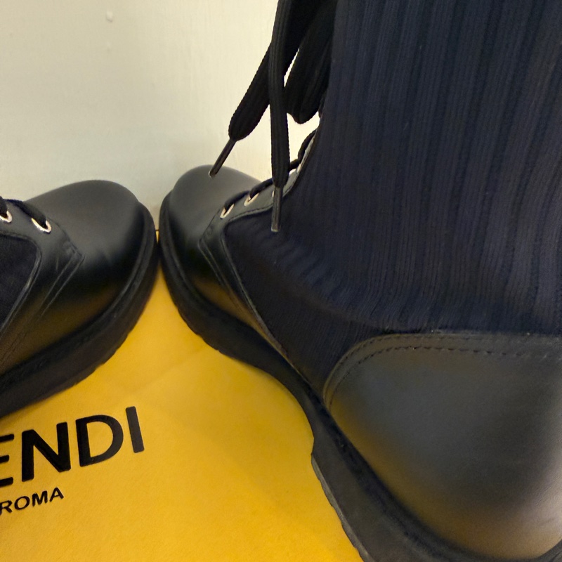 Fendi 超級帥的中筒靴 芬迪 超帥39-8