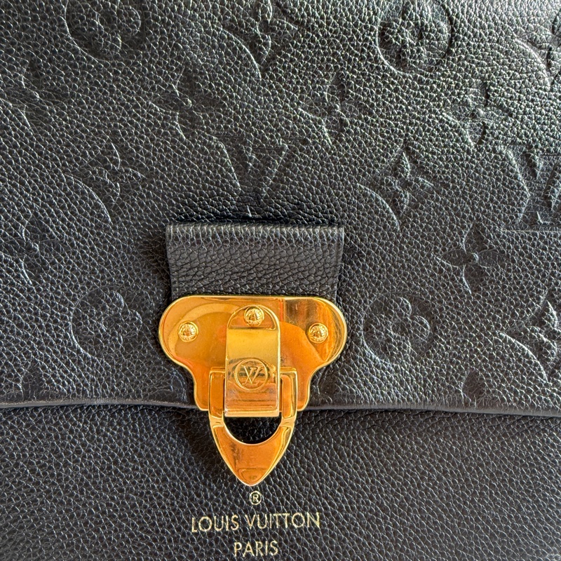 lv 全真皮黑壓紋 超美專櫃十幾萬 vavin-1