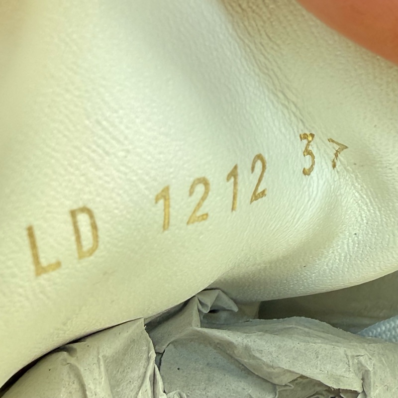 95新LOUIS VUITTON/路易威登 Time Out 牛皮 37碼無附件一-7
