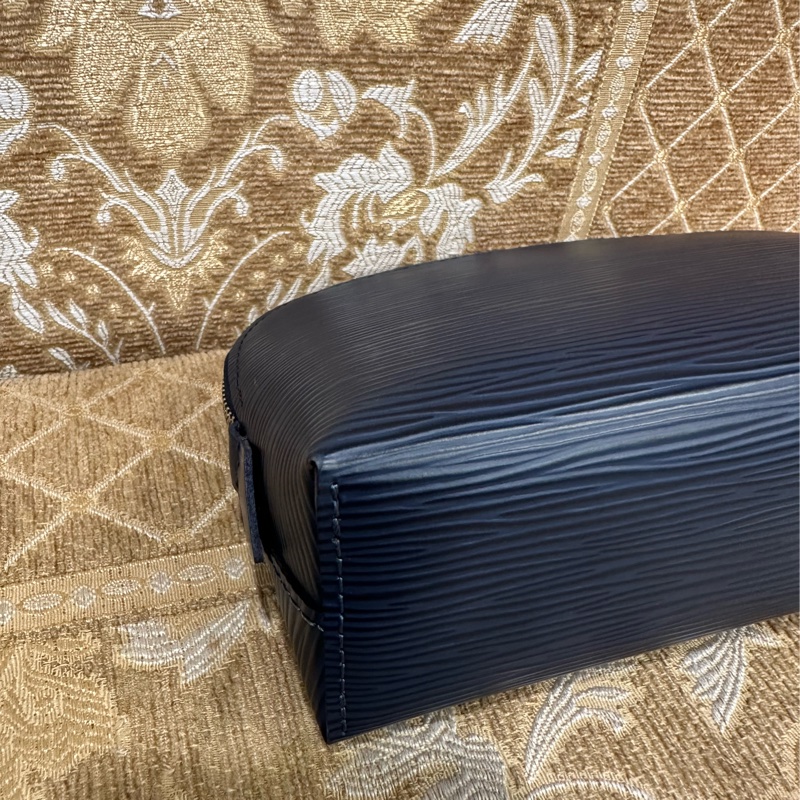 LV 藍EPI牛皮銀釦化妝包PM M40638-3