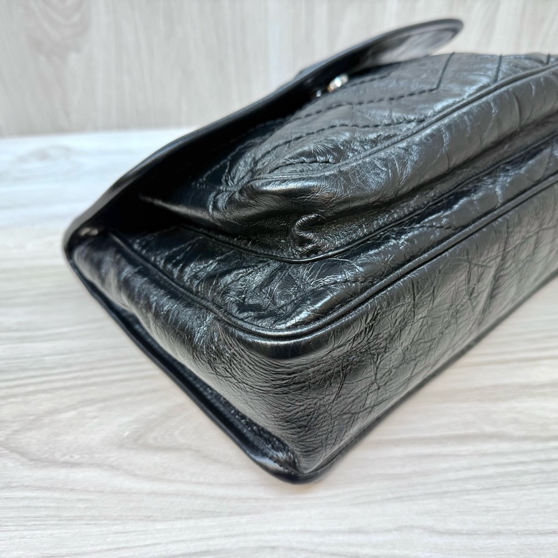 YSL黑揉製牛皮NIKI中號側背包498894-17