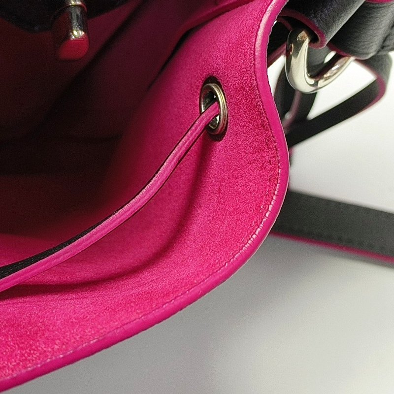 LOUIS VUITTON LOCKME黑色牛皮單肩包斜挎包銀色五金-10