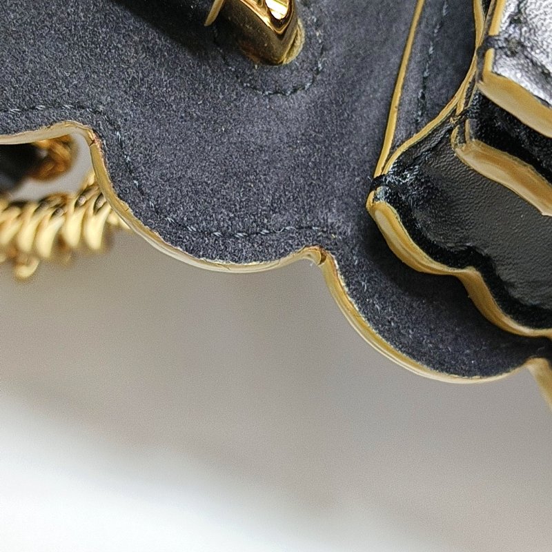 FENDI Kan I中號黑色牛皮單肩包斜挎包手提包金色五金2條可拆卸肩帶-9