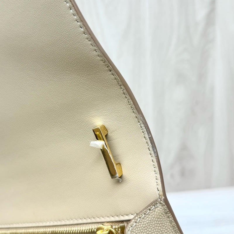 BURBERRY奶茶色粒面牛皮TB金釦雙層風琴包8020641-13