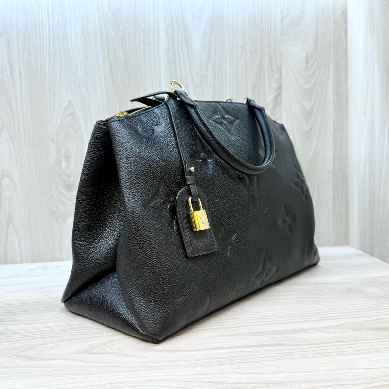 LV黑牛皮大壓紋GrandPalais肩斜背包M45811-3