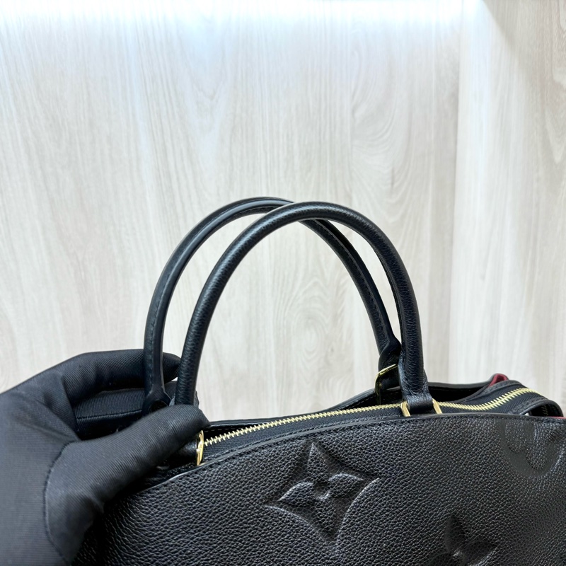 LV黑牛皮大壓紋GrandPalais肩斜背包M45811-6