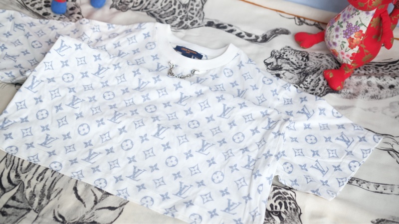 全新 Louis Vuitton 滿版logo短袖上衣-12