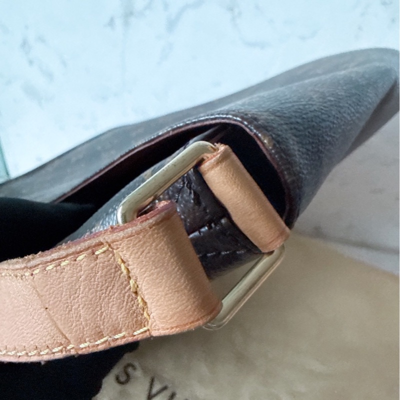 LV 翻蓋斜背包 男生 棕色老花 經典款-9