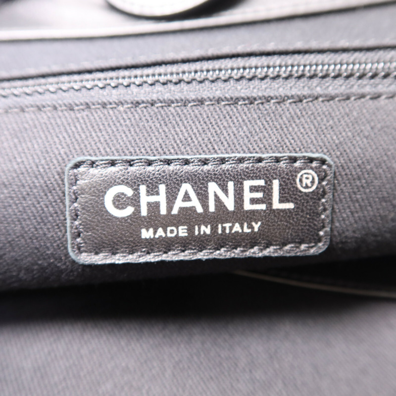 CHANEL 牛皮皮革Coco Eyelets銀扣手挽袋-5