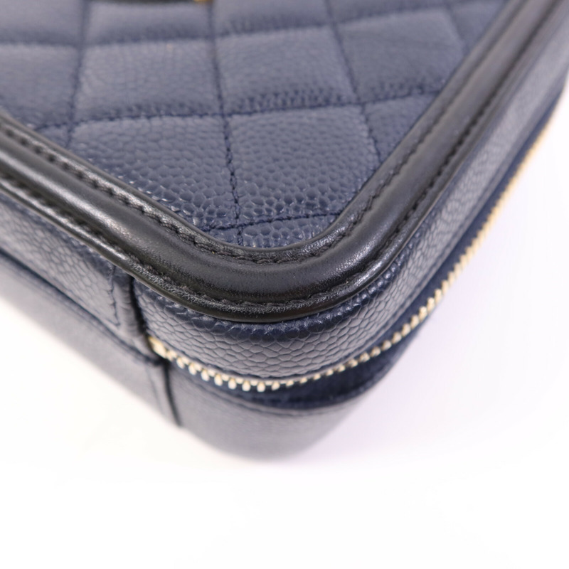 CHANEL 牛皮皮革Filigree Vanity Case金扣鏈帶手挽肩背兩用袋-10