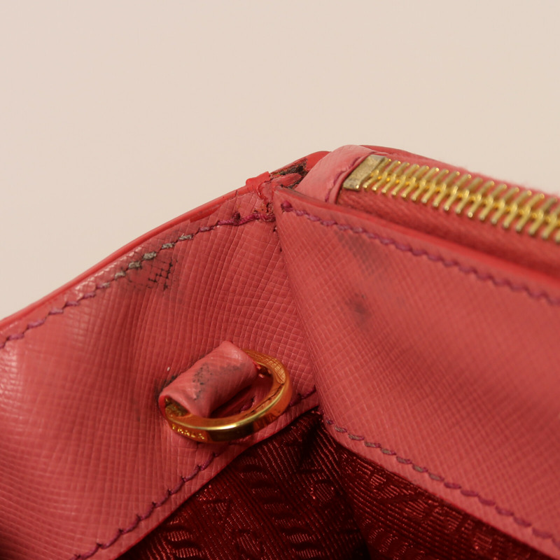 PRADA 牛皮皮革Saffiano Lux Medium Double Zipc金扣手挽袋-15