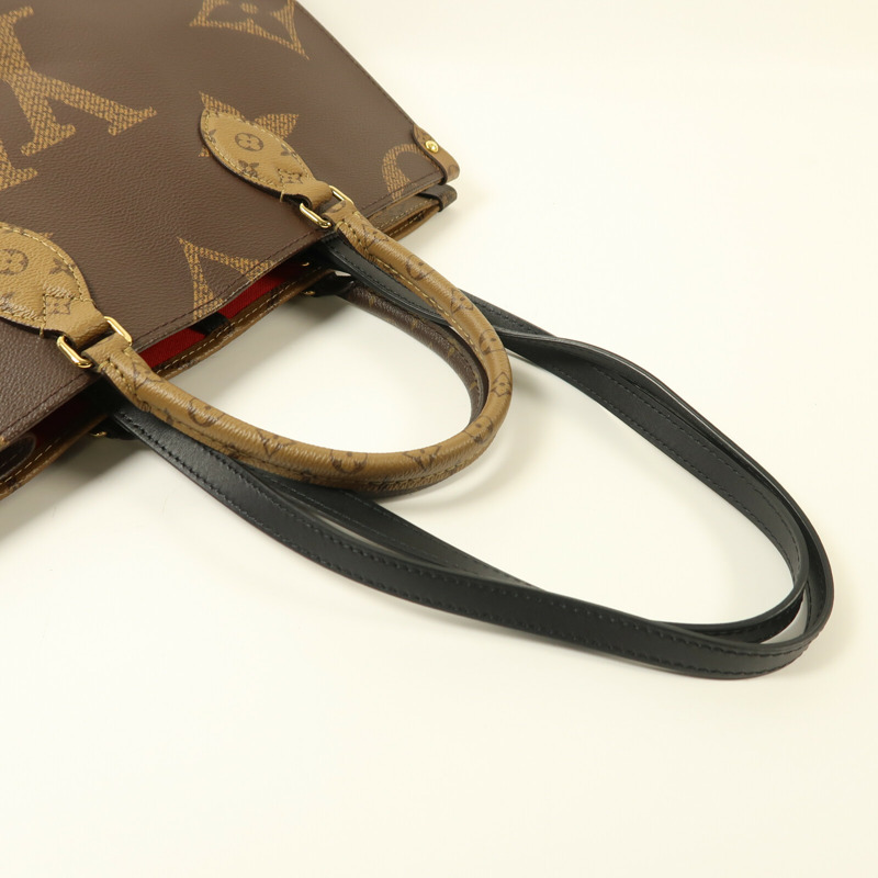 LOUIS VUITTON Monogram Giant Reverse On The Go MM金扣手挽肩背兩用袋-6