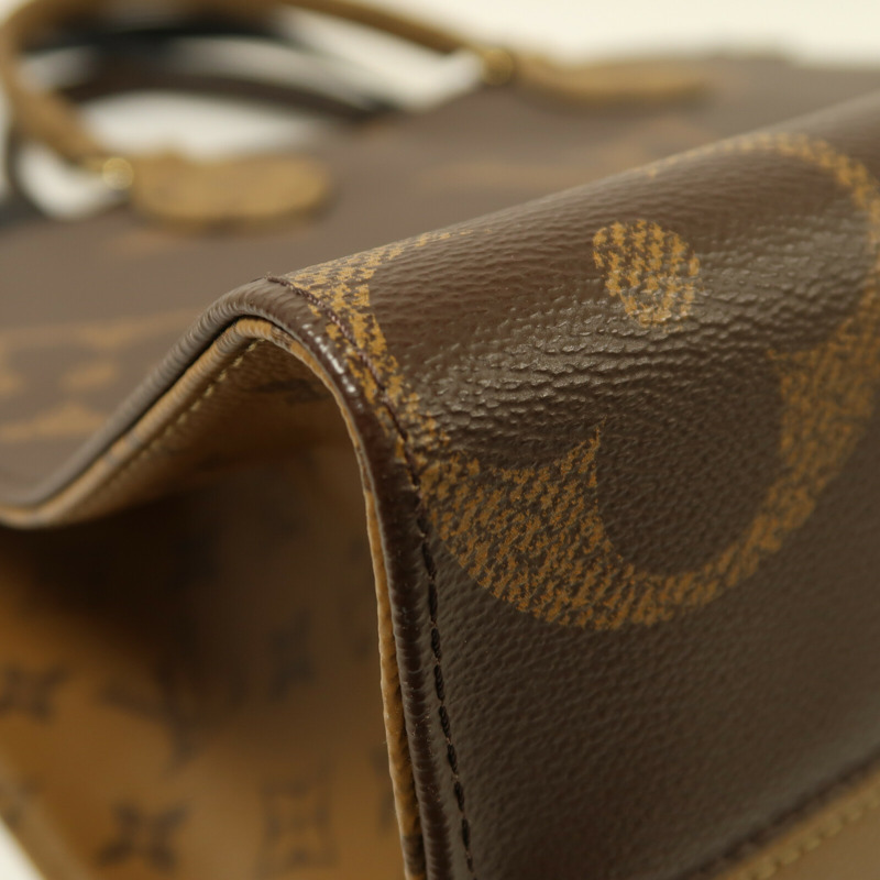 LOUIS VUITTON Monogram Giant Reverse On The Go MM金扣手挽肩背兩用袋-9