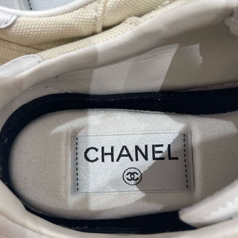 99新 Chanel香奈兒24c米白色板鞋/休閒鞋,鞋面乾淨無暇,35.5碼,有塵袋-7