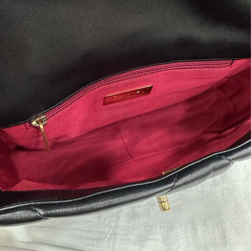 Chanel 香奈兒 19bag 羊皮 黑金小號 21晶片-8