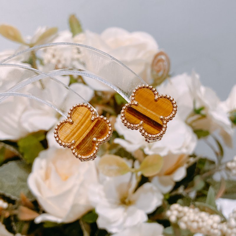 TW4664 Van Cleef & Arpels VCA四葉草 虎眼石耳環 Vintage Alhanmbra Earrings 18K Yellow x Tiger Eye-1