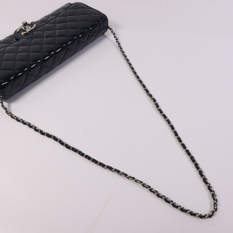 CHANEL 漆皮皮革Clutch On Chain銀扣鏈帶肩背袋-8