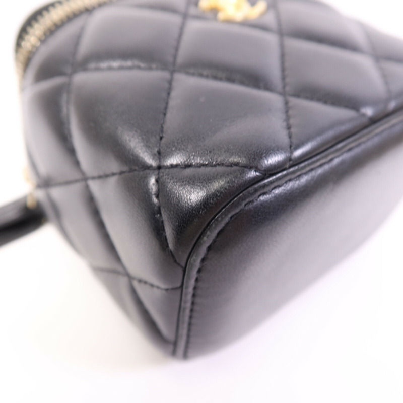 CHANEL 羊皮皮革Mini Vanity金扣鏈帶肩背袋-10