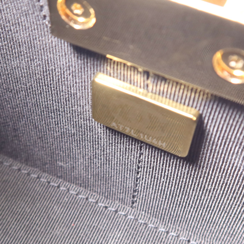 CHANEL 羊皮皮革Small Vanity Case銀扣鏈帶肩背袋-7