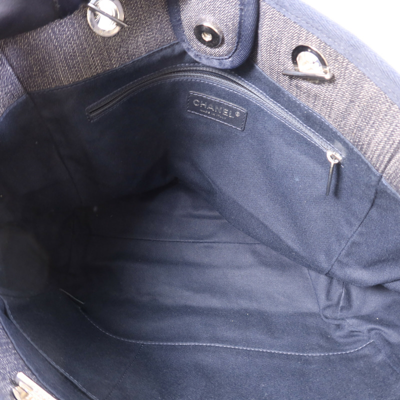 CHANEL 牛仔布Deauville銀扣鏈帶肩背袋-4