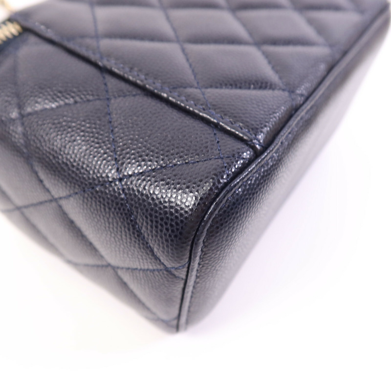 CHANEL 牛皮皮革Vanity Case金扣鏈帶肩背袋-13