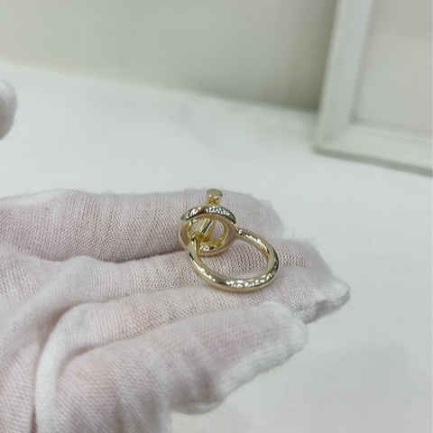 Hermes/愛馬仕 小Q扭環銀戒指 925純銀材質，經典款式，適合日常配戴。 尺寸:49