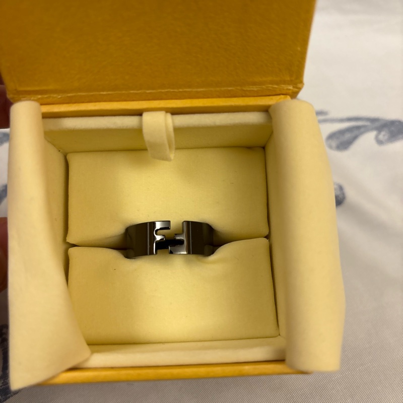 Fendi 戒指 雙F logo 鏤空 近全新 僅專櫃半價-0