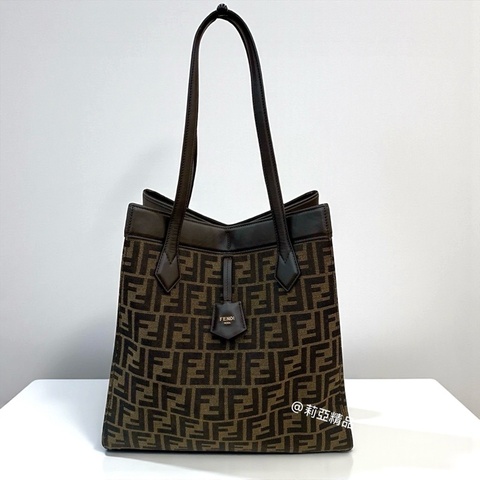 莉亞精品♡Fendi 老花摺紙包 二手