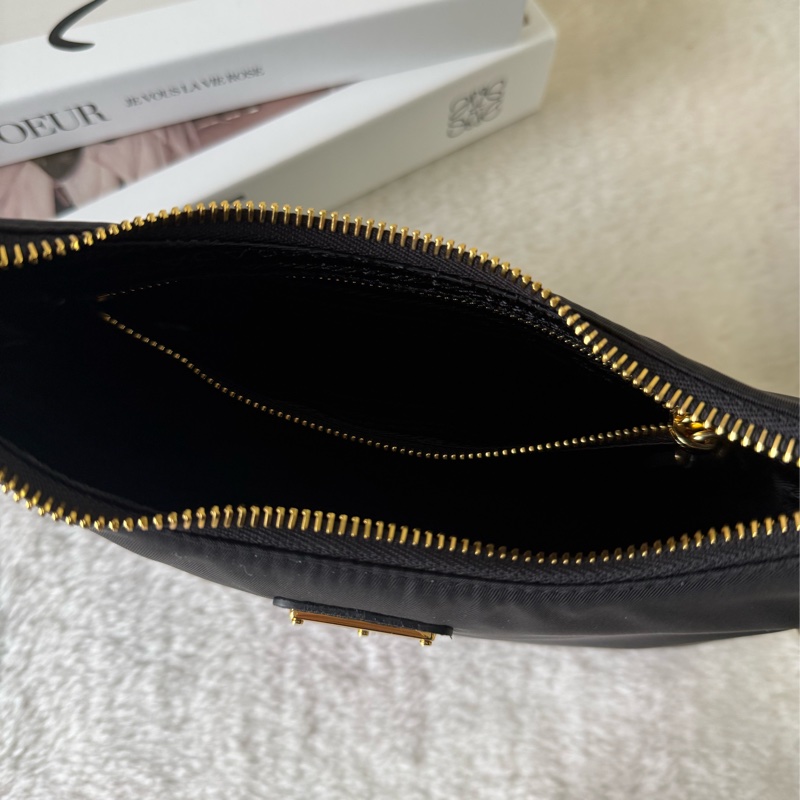 Re-Edition 2005 金字三角牌再生尼龍迷你手提包(黑色)-6