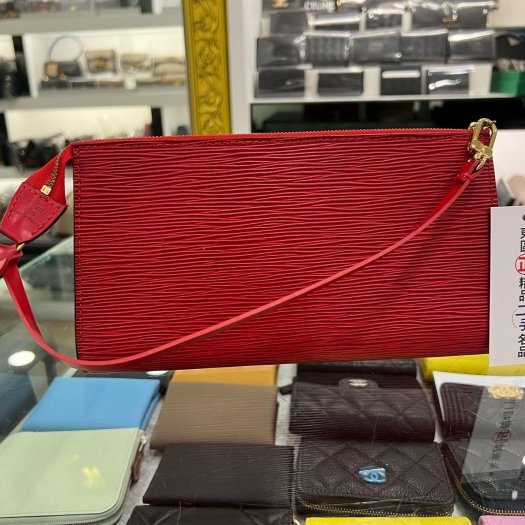 東區正精品㊣LV LOUIS VUITTON M52941 紅色EPI手提包腋下包麻將包肩背包 RA1734-1