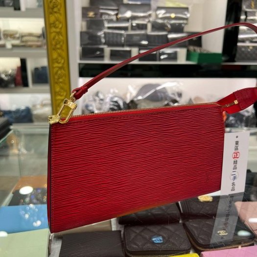 東區正精品㊣LV LOUIS VUITTON M52941 紅色EPI手提包腋下包麻將包肩背包 RA1734-5