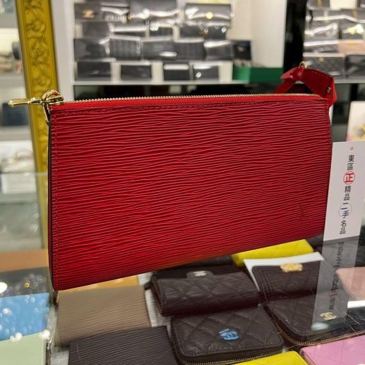 東區正精品㊣LV LOUIS VUITTON M52941 紅色EPI手提包腋下包麻將包肩背包 RA1734-9