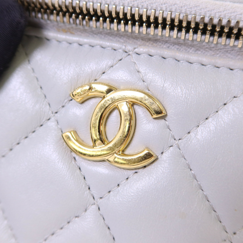 CHANEL 羊皮皮革Vanity Case金扣鏈帶肩背袋-8