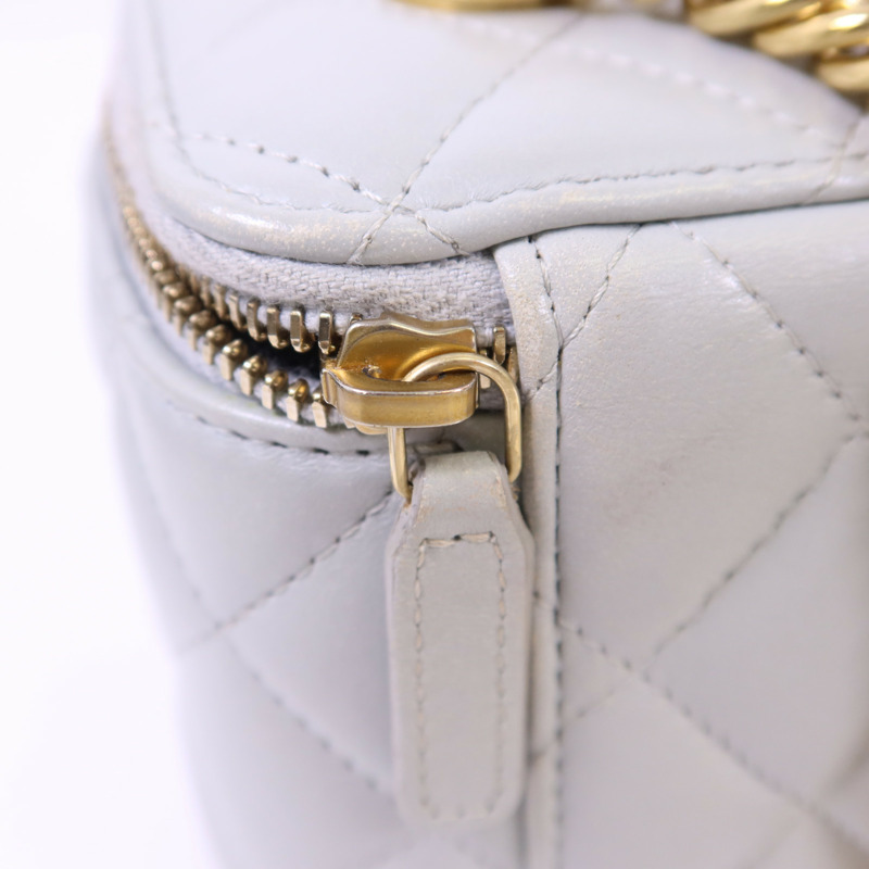 CHANEL 羊皮皮革Vanity Case金扣鏈帶肩背袋-9