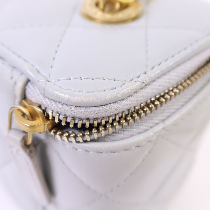 CHANEL 羊皮皮革Vanity Case金扣鏈帶肩背袋-16