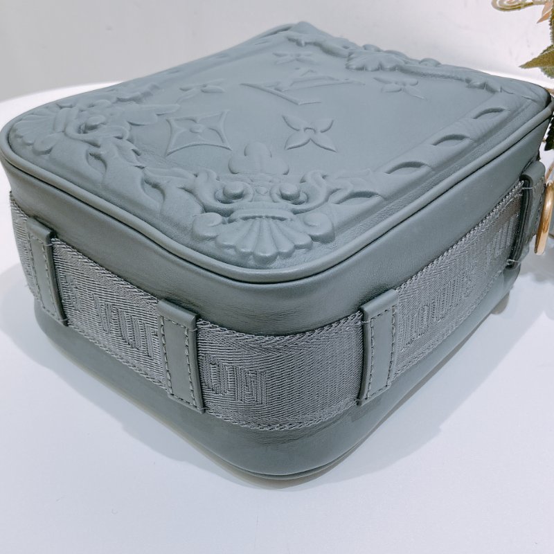 TW4663 Louis Vuitton 路易威登 浮雕男士郵差包 Cruiser Messenger Bag Calfskin-6