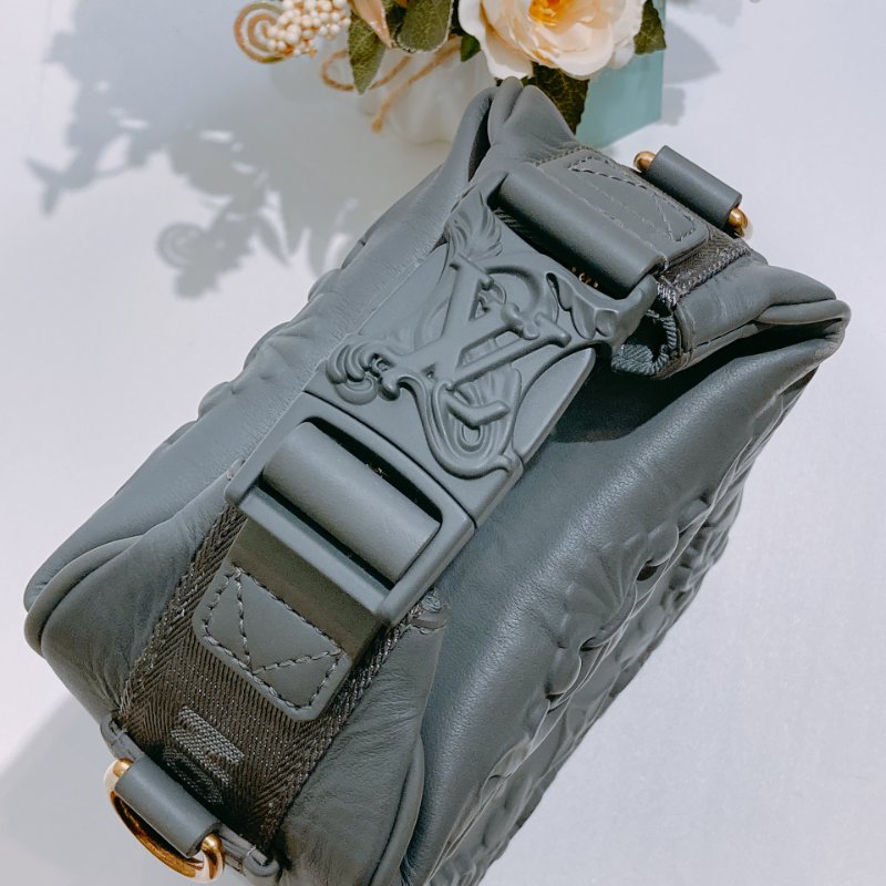 TW4663 Louis Vuitton 路易威登 浮雕男士郵差包 Cruiser Messenger Bag Calfskin-11