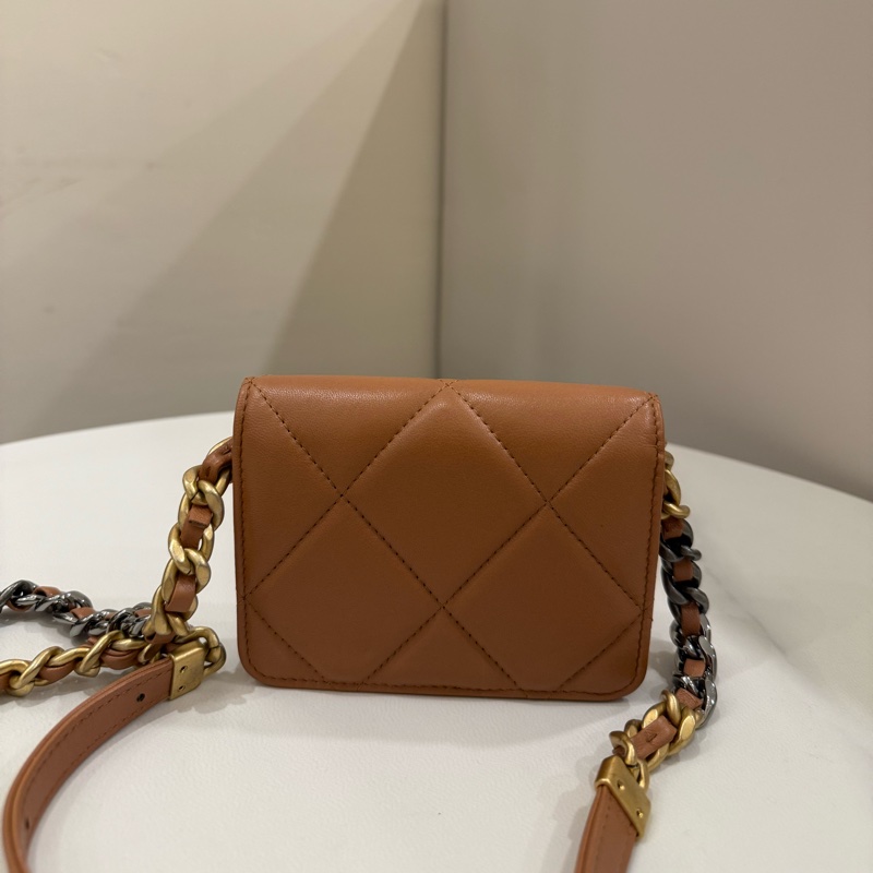 （極新美包）Chanel香奈兒 19woc mini腰包-1