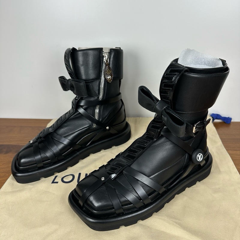 閒置新LV路易威登Square Pillow系列輕便舒適時尚休閒短靴，女款，黑色35碼一-1